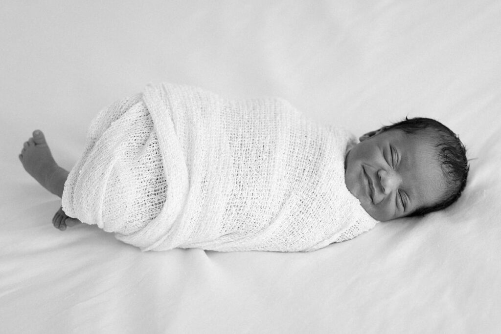 newborn-photography-ideas-baby smiling