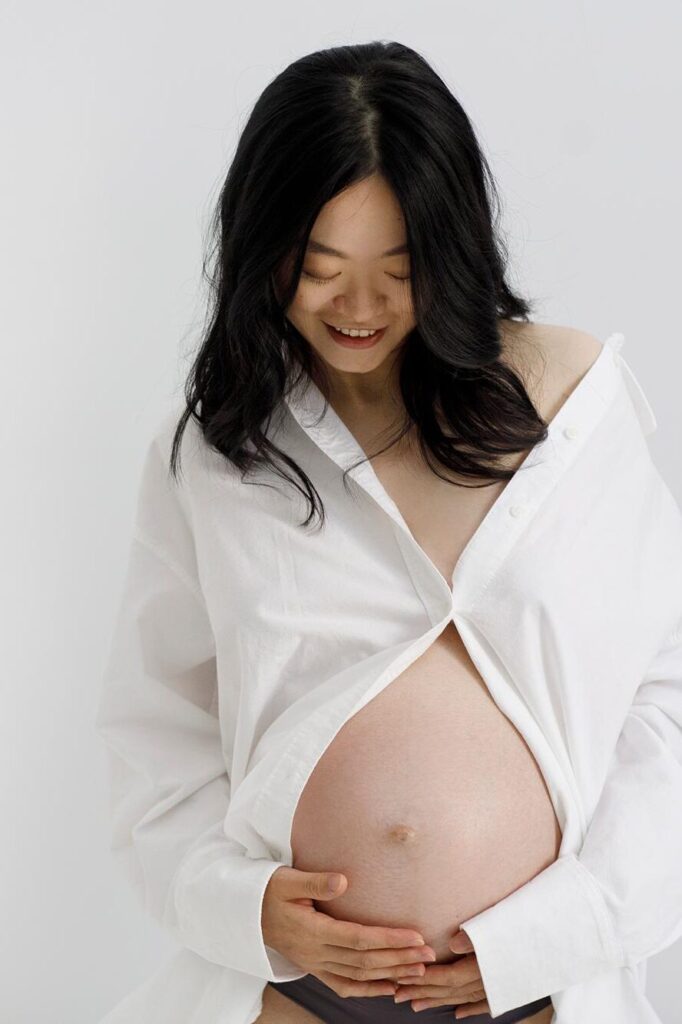 maternity-photography-white button down