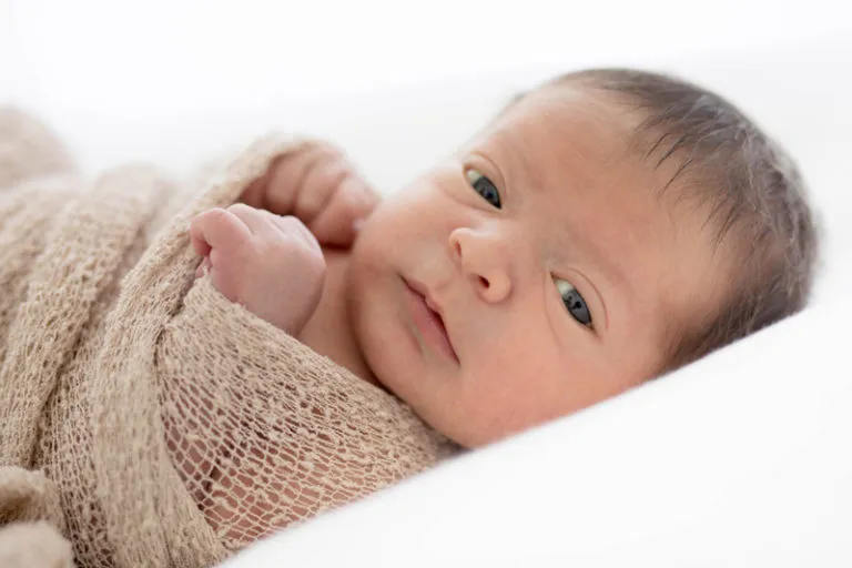 Soft and airy newborn session with the Rodriguez’s