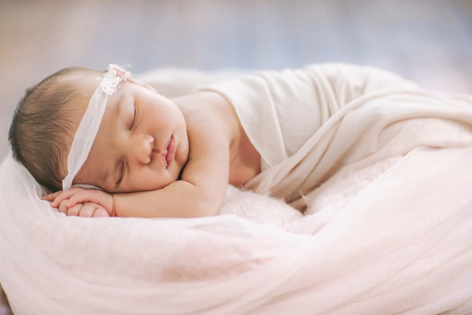 Studio Mini Newborn Session – Sample Gallery
